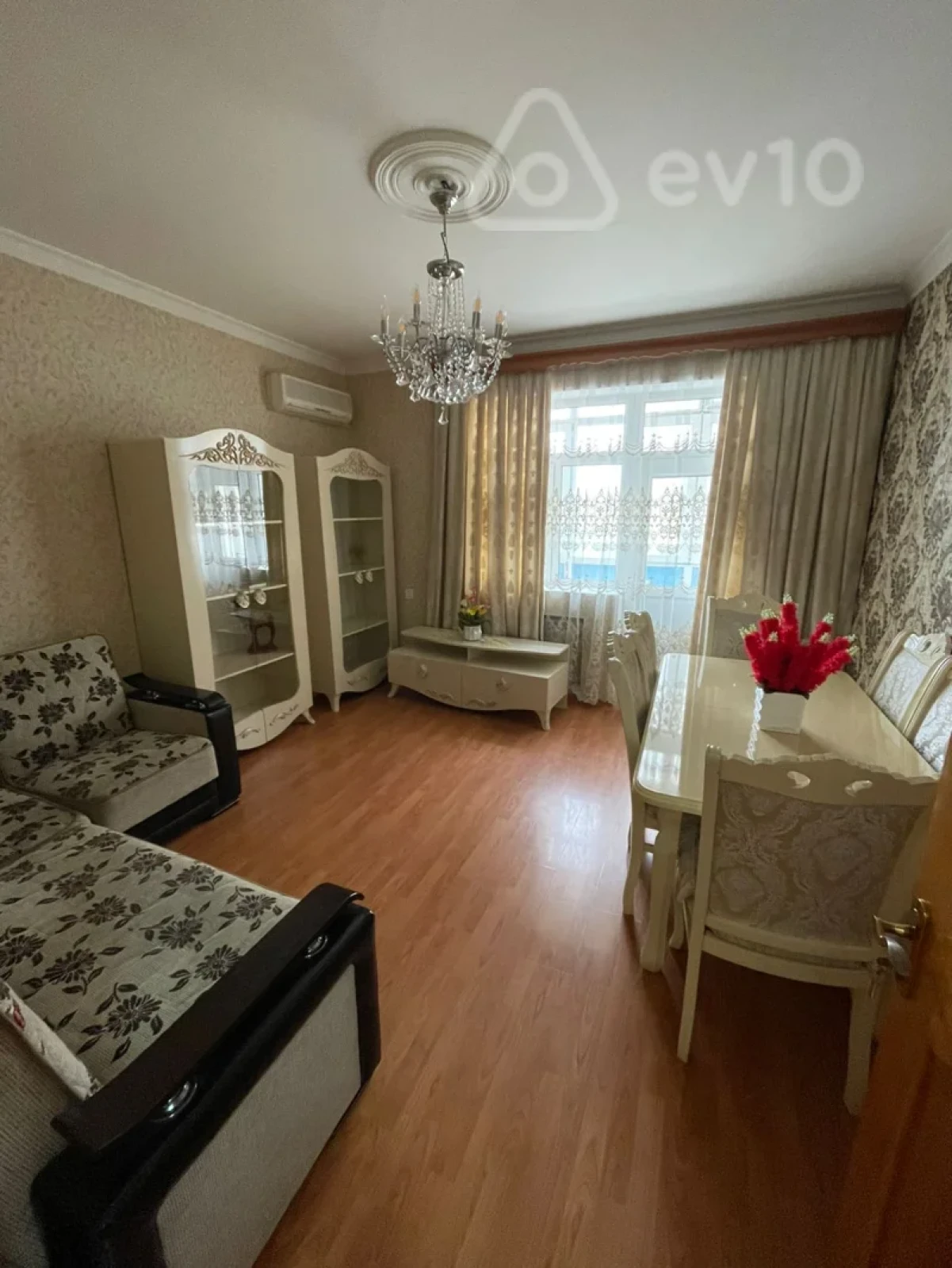 Kirayə verilir 3 otaqlı köhnə tikili 80 m²