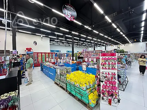 Satılır mənzil 1370 m²