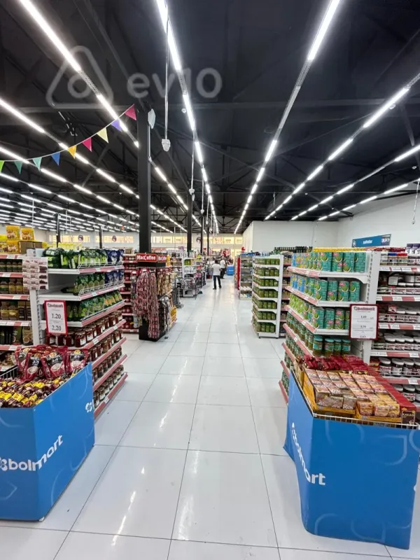 Satılır mənzil 1370 m²