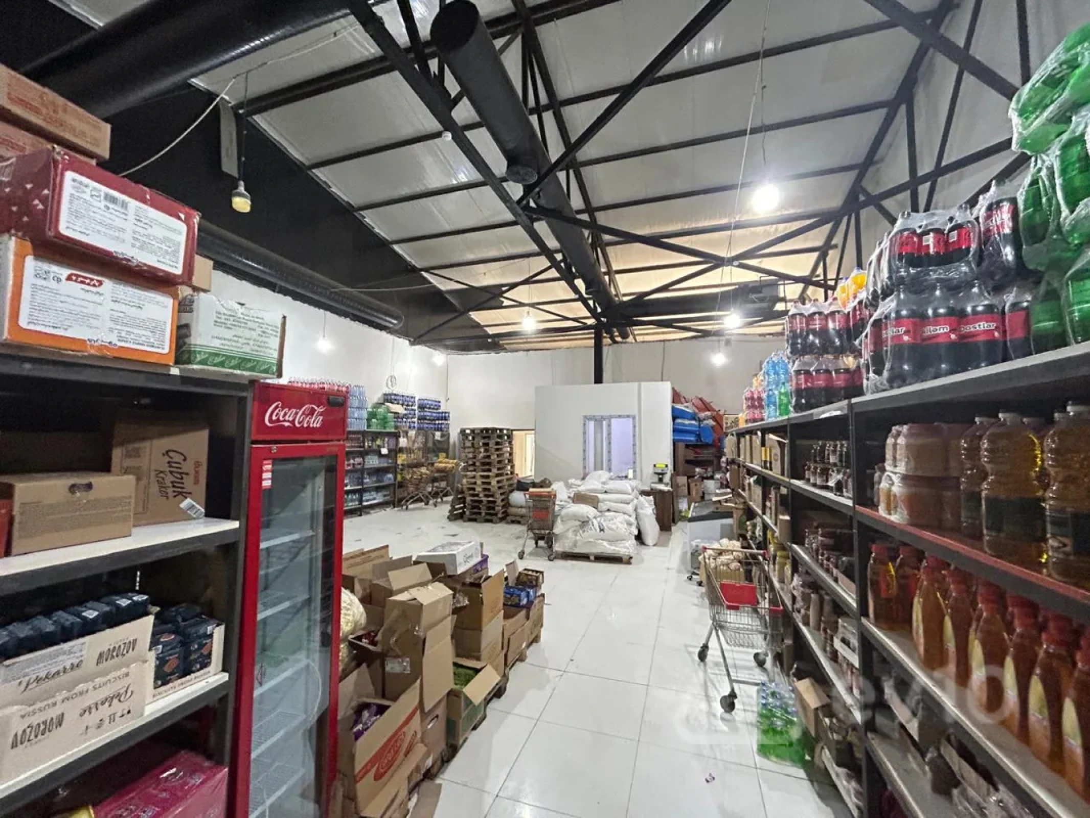 Satılır mənzil 1370 m²