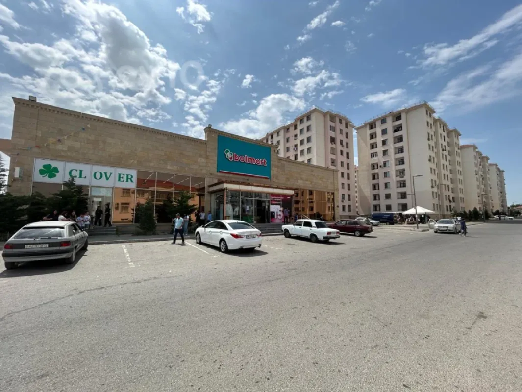 Satılır mənzil 1370 m²