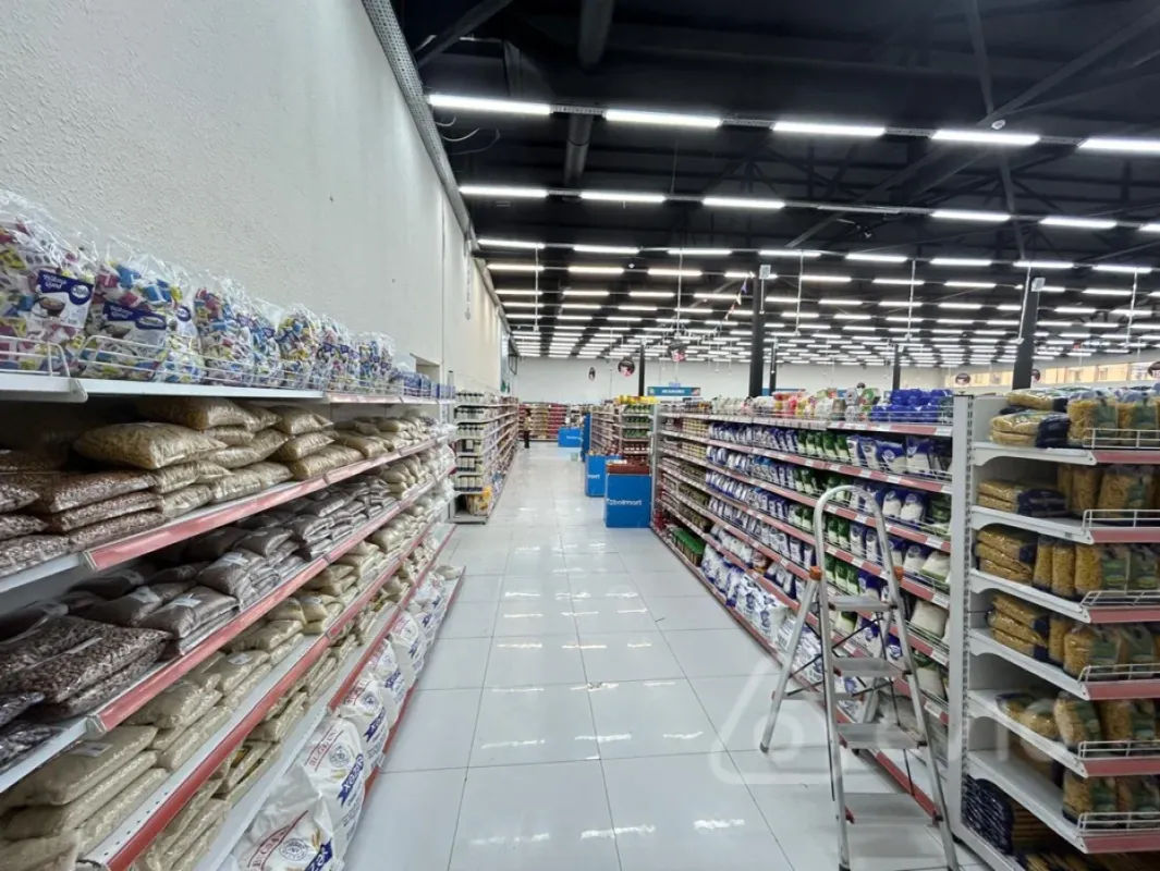 Satılır mənzil 1370 m²