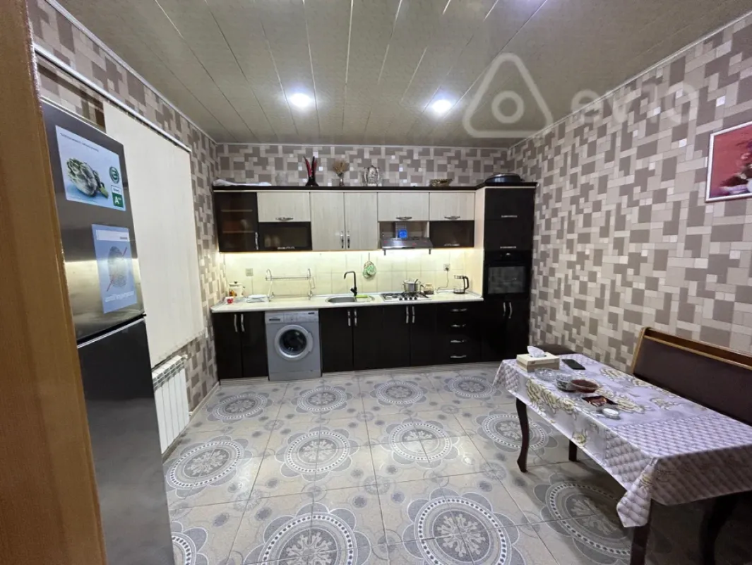 Satılır 6 otaqlı həyət evi 170 m²