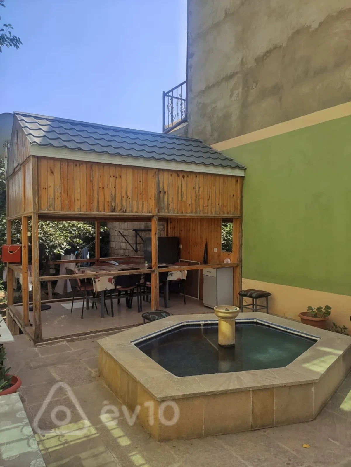 Satılır 6 otaqlı həyət evi 170 m²