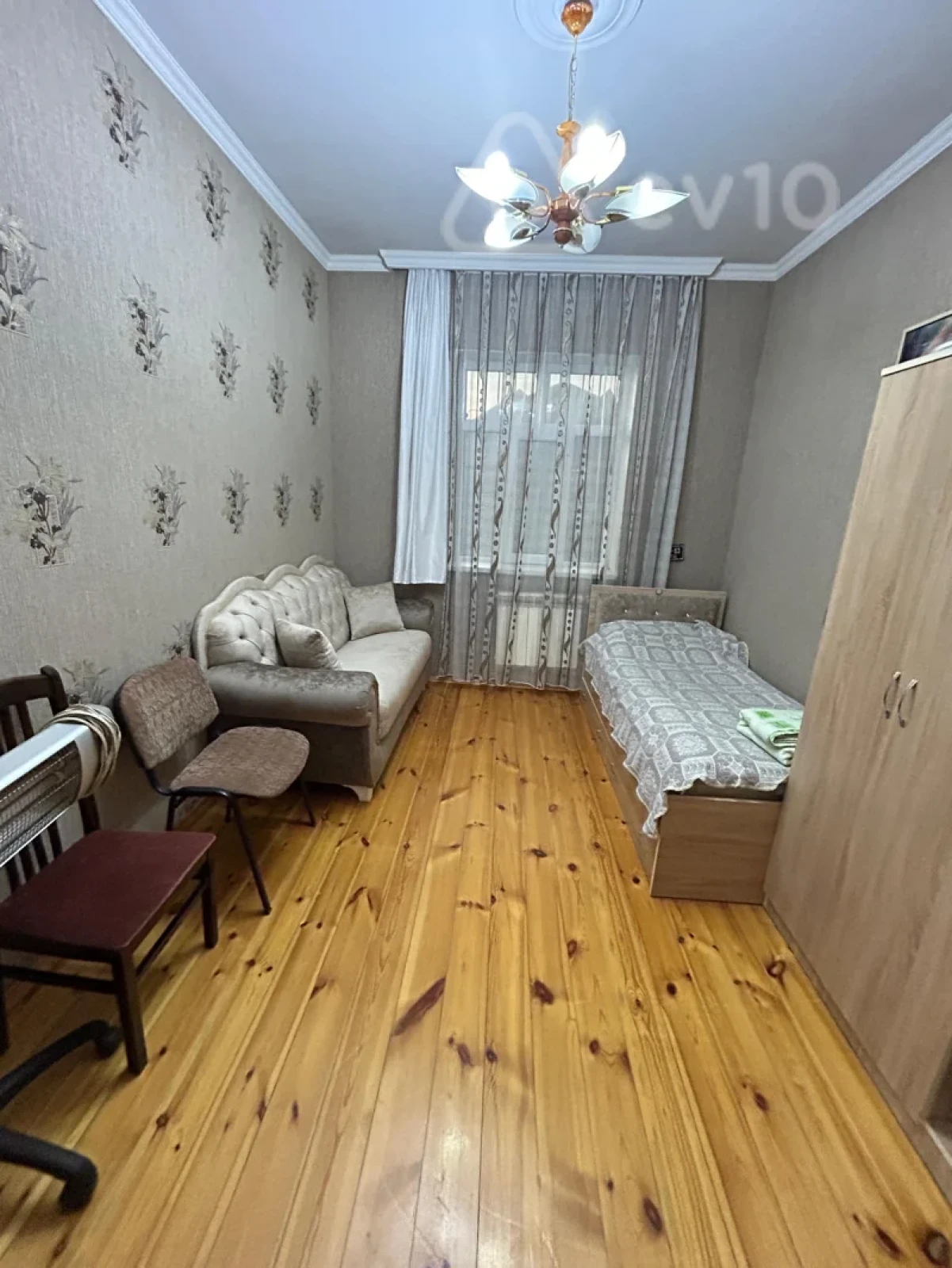 Satılır 6 otaqlı həyət evi 170 m²