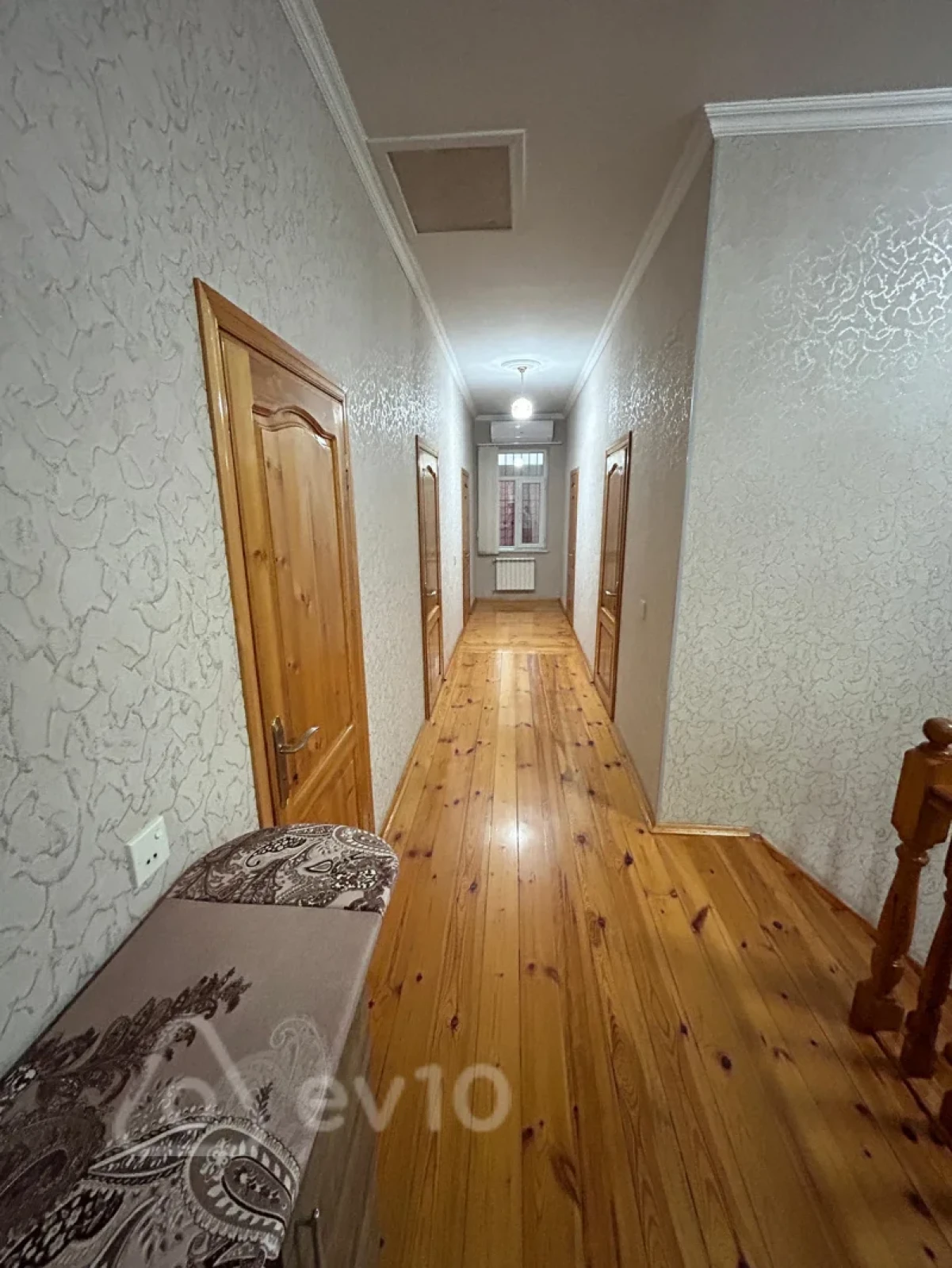Satılır 6 otaqlı həyət evi 170 m²
