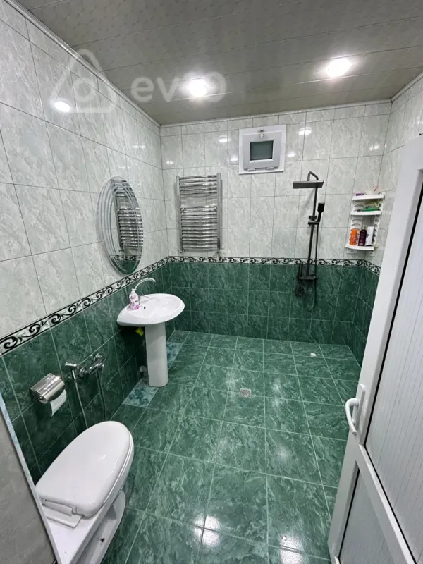 Satılır 6 otaqlı həyət evi 170 m²