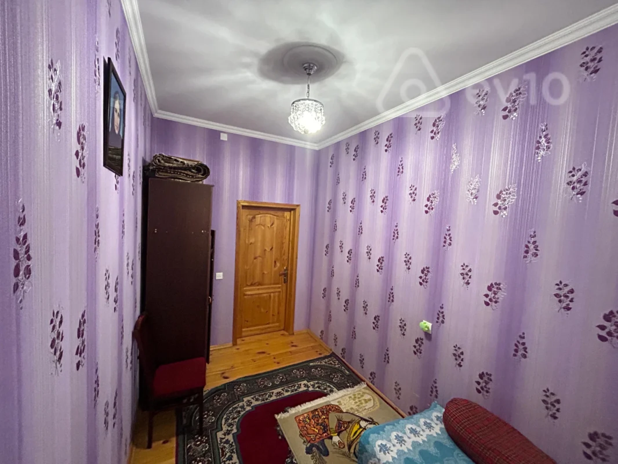 Satılır 6 otaqlı həyət evi 170 m²
