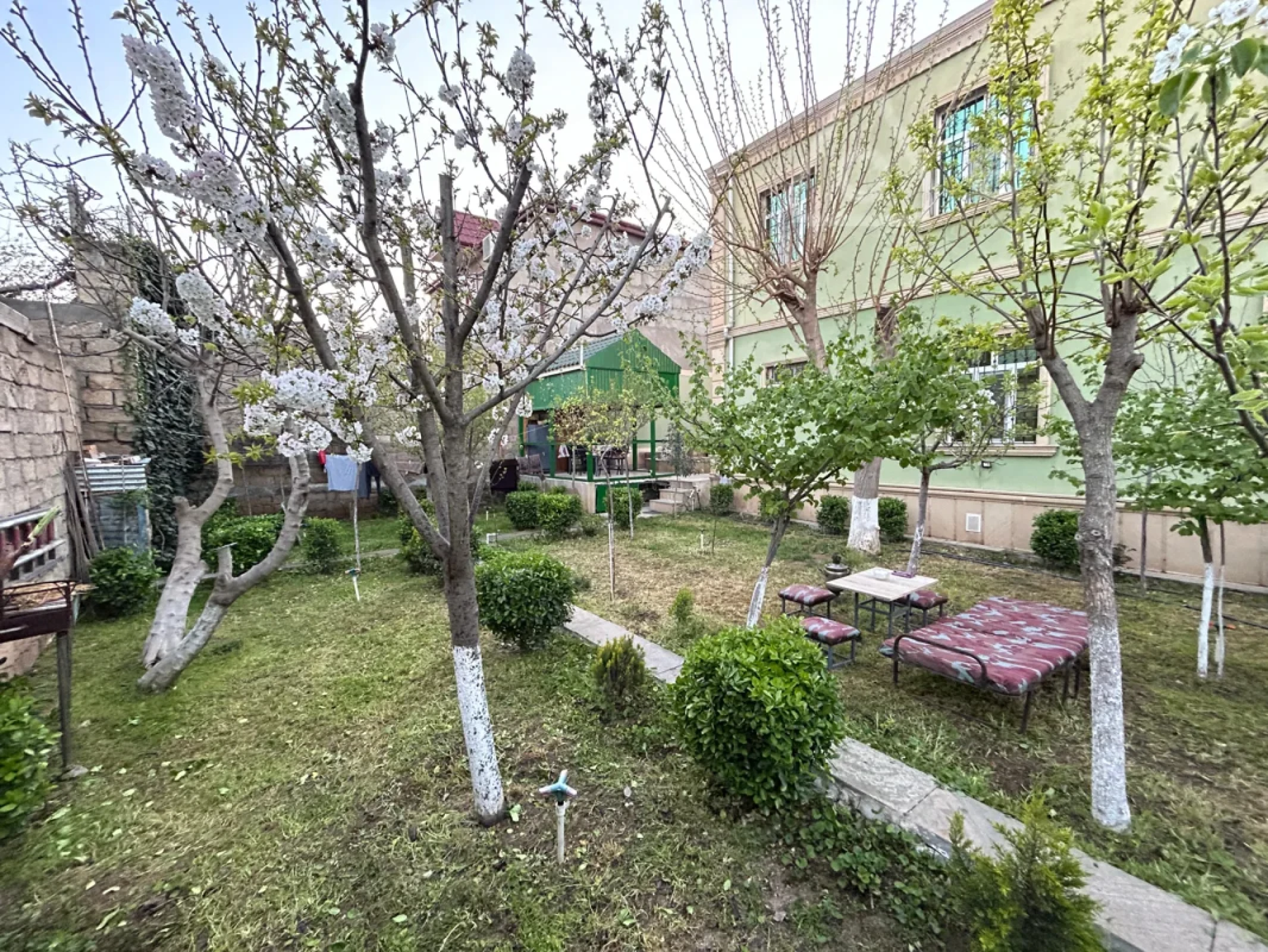 Satılır 6 otaqlı həyət evi 170 m²