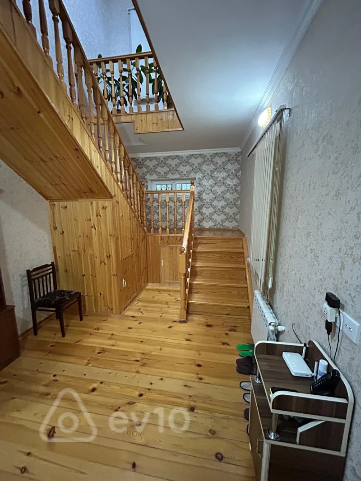 Satılır 6 otaqlı həyət evi 170 m²