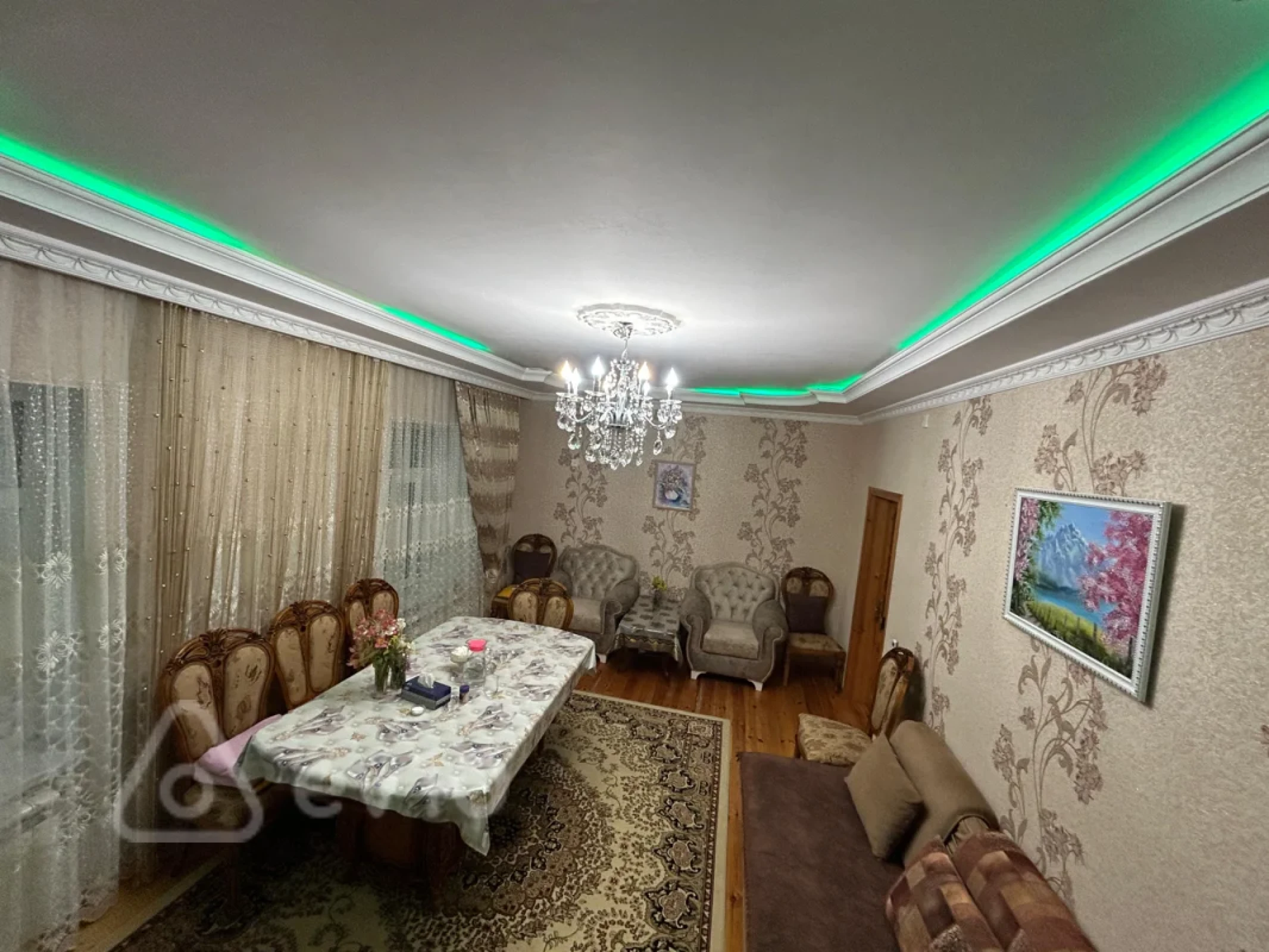 Satılır 6 otaqlı həyət evi 170 m²