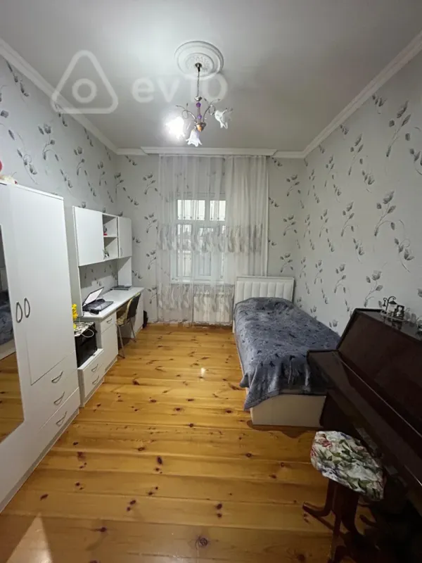 Satılır 6 otaqlı həyət evi 170 m²