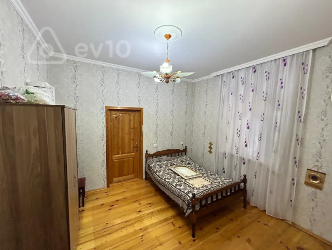 Satılır 6 otaqlı həyət evi 170 m²