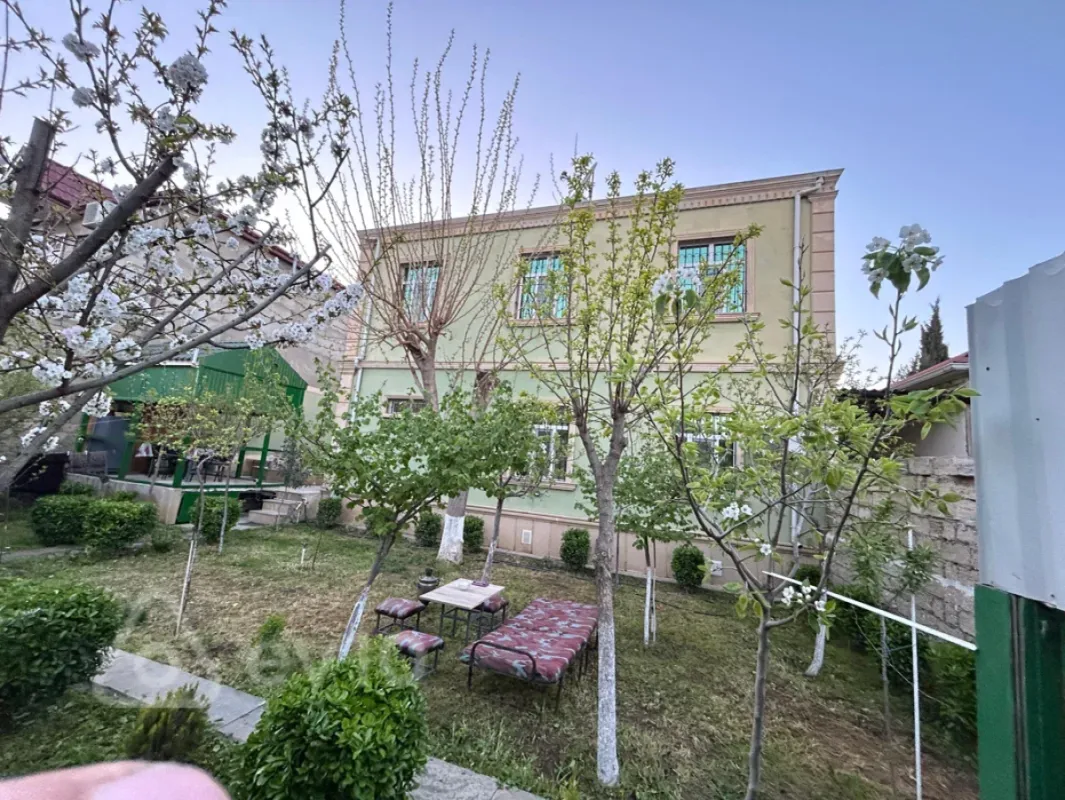 Satılır 6 otaqlı həyət evi 170 m²