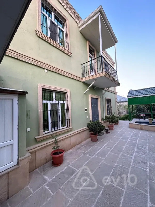 Satılır 6 otaqlı həyət evi 170 m²