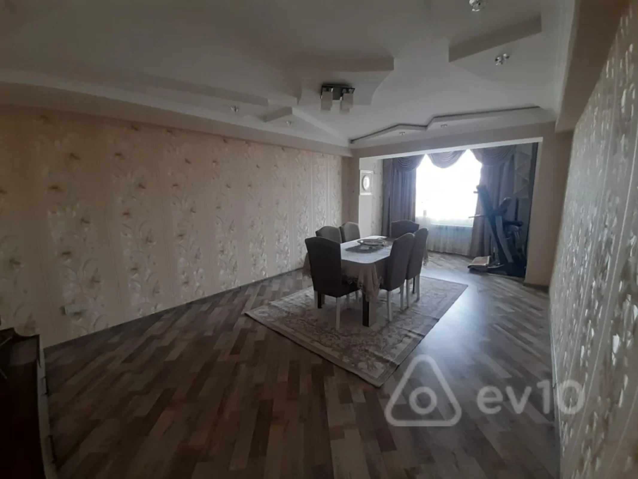 Satılır 3 otaqlı yeni tikili 135 m²