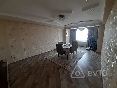 Satılır 3 otaqlı yeni tikili 135 m²