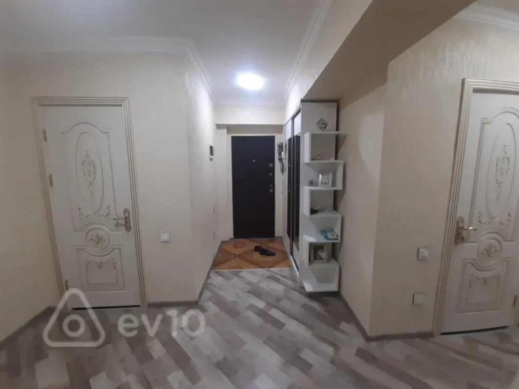 Satılır 3 otaqlı yeni tikili 135 m²