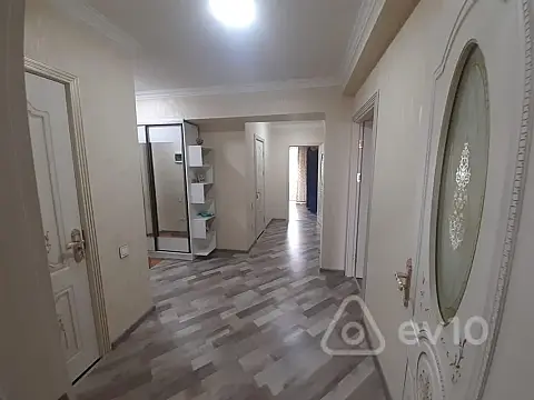 Satılır 3 otaqlı yeni tikili 135 m²