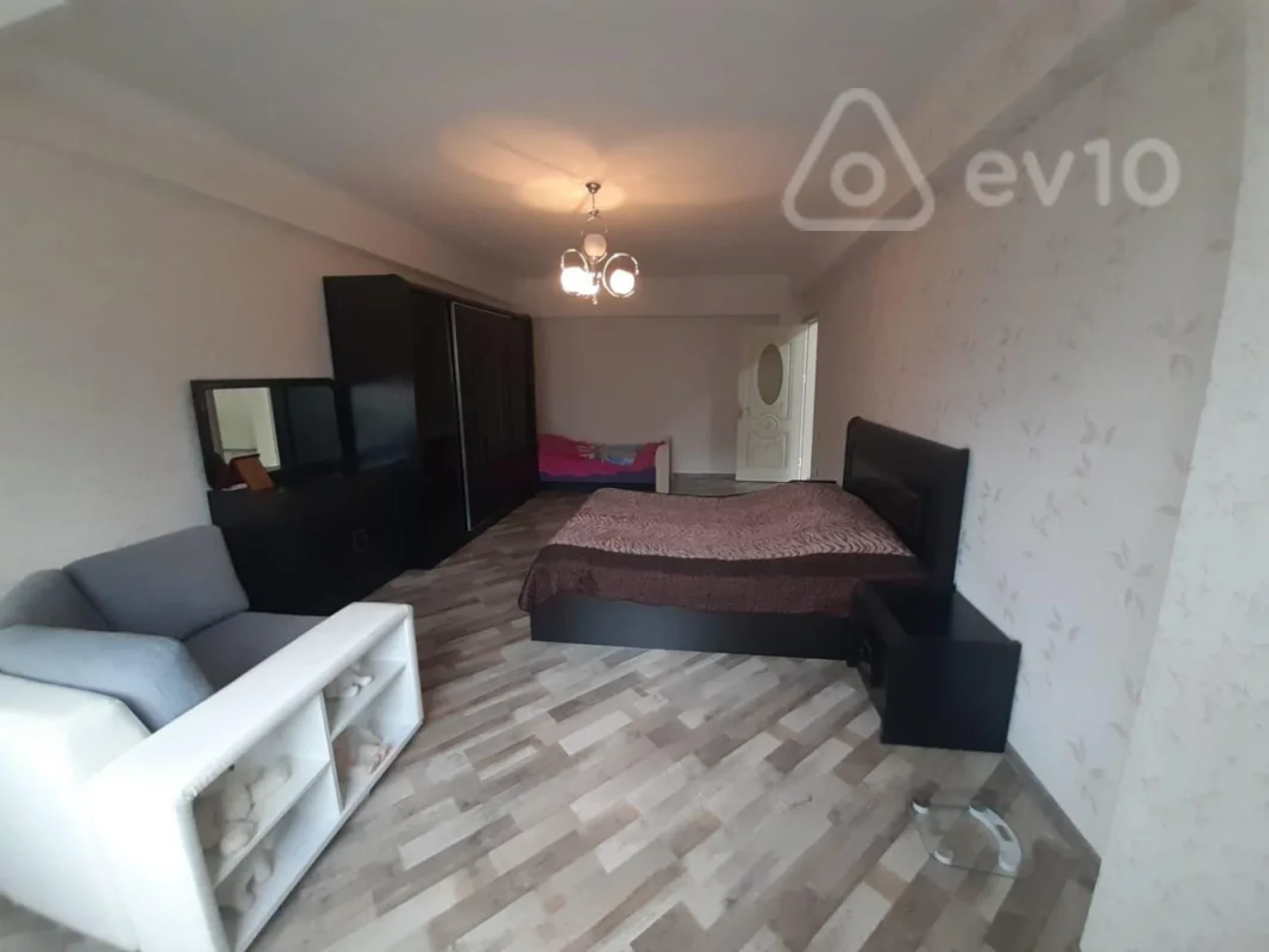 Satılır 3 otaqlı yeni tikili 135 m²