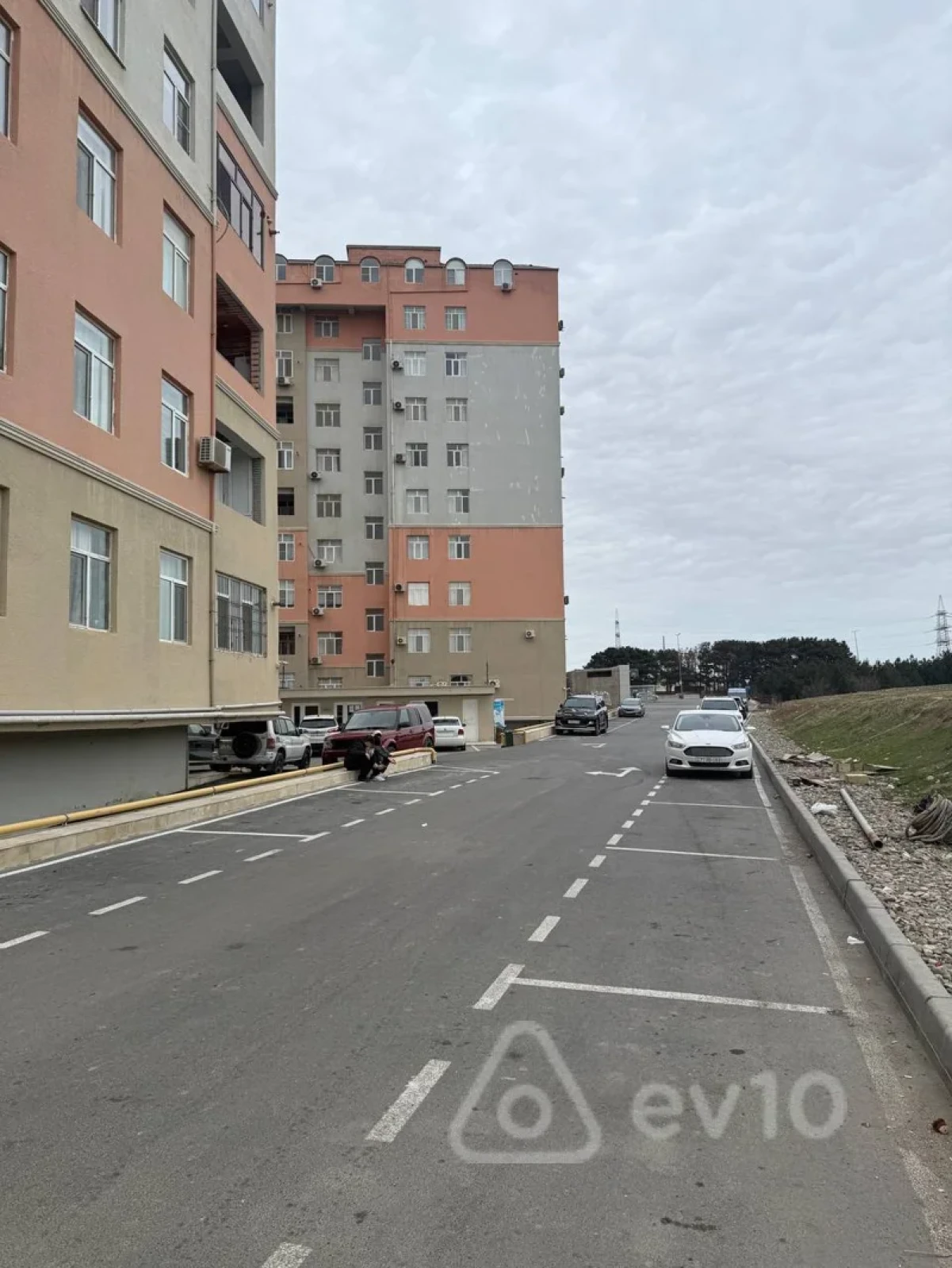 Satılır 2 otaqlı yeni tikili 76 m²