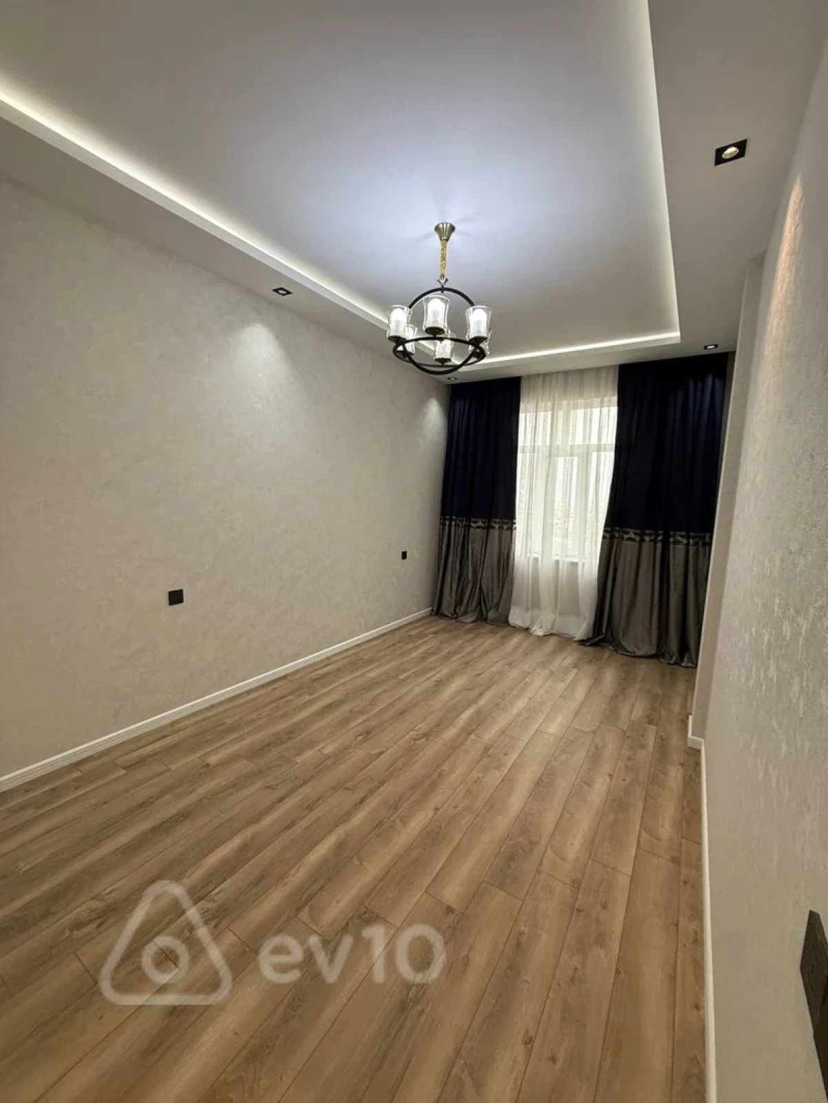 Satılır 2 otaqlı yeni tikili 76 m²