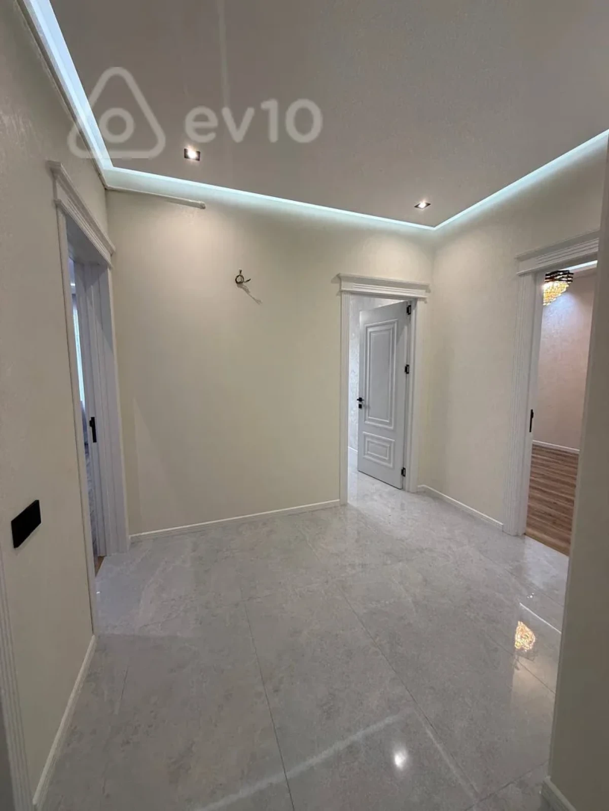 Satılır 2 otaqlı yeni tikili 76 m²