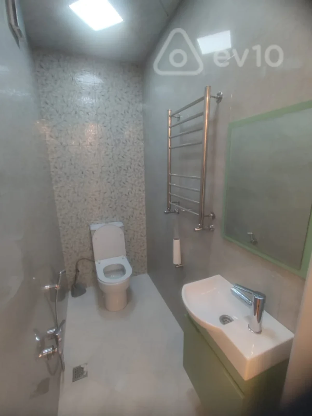 Kirayə verilir 3 otaqlı yeni tikili 141 m²
