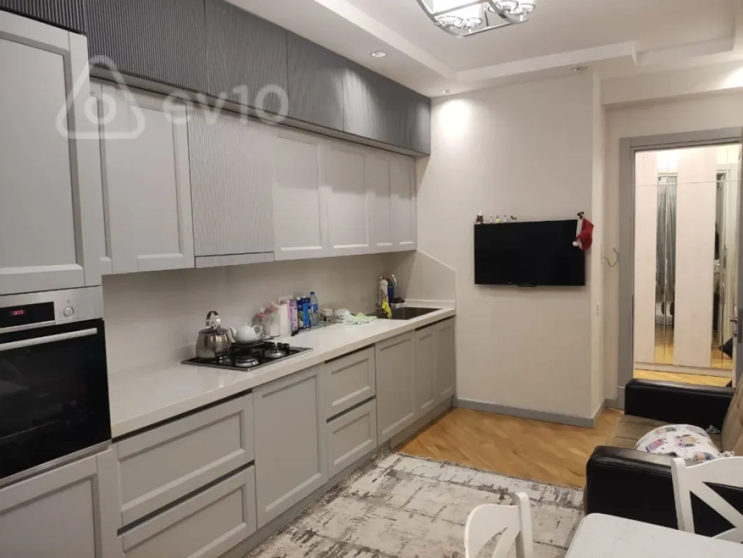 Kirayə verilir 3 otaqlı yeni tikili 141 m²