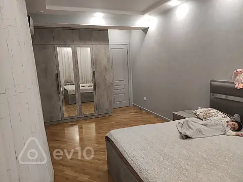 Kirayə verilir 3 otaqlı yeni tikili 141 m²