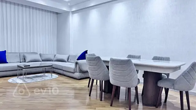 Kirayə verilir 3 otaqlı yeni tikili 141 m²