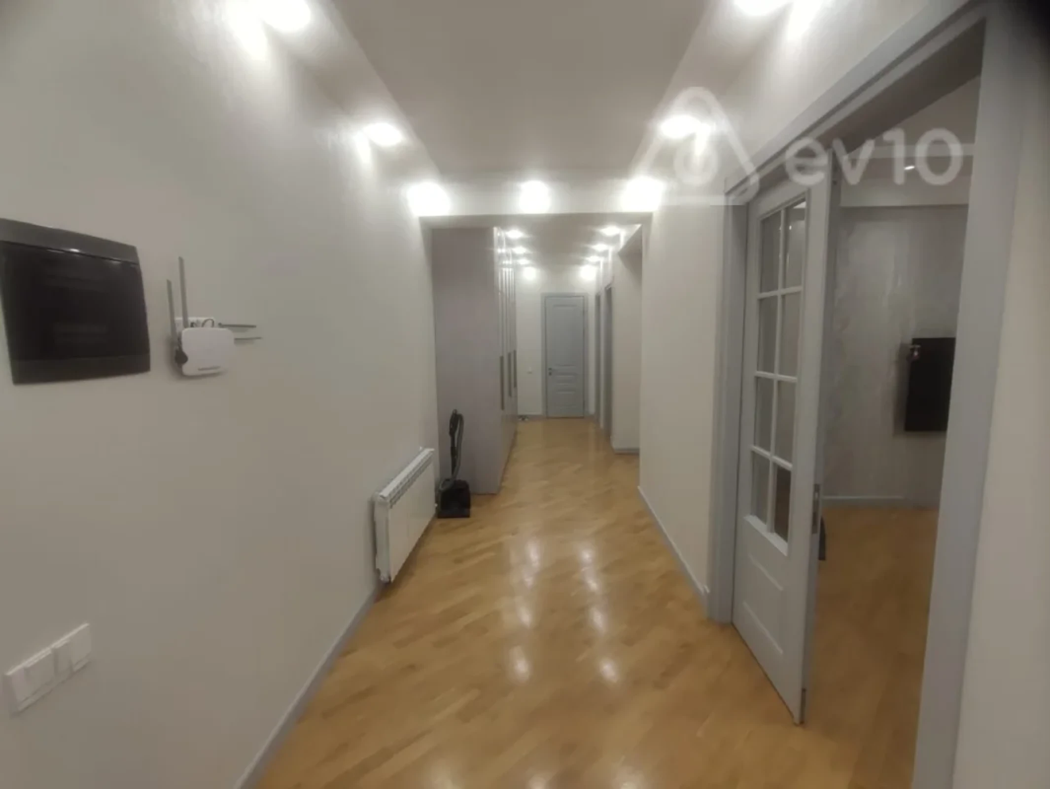Kirayə verilir 3 otaqlı yeni tikili 141 m²