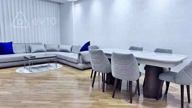 Kirayə verilir 3 otaqlı yeni tikili 141 m²