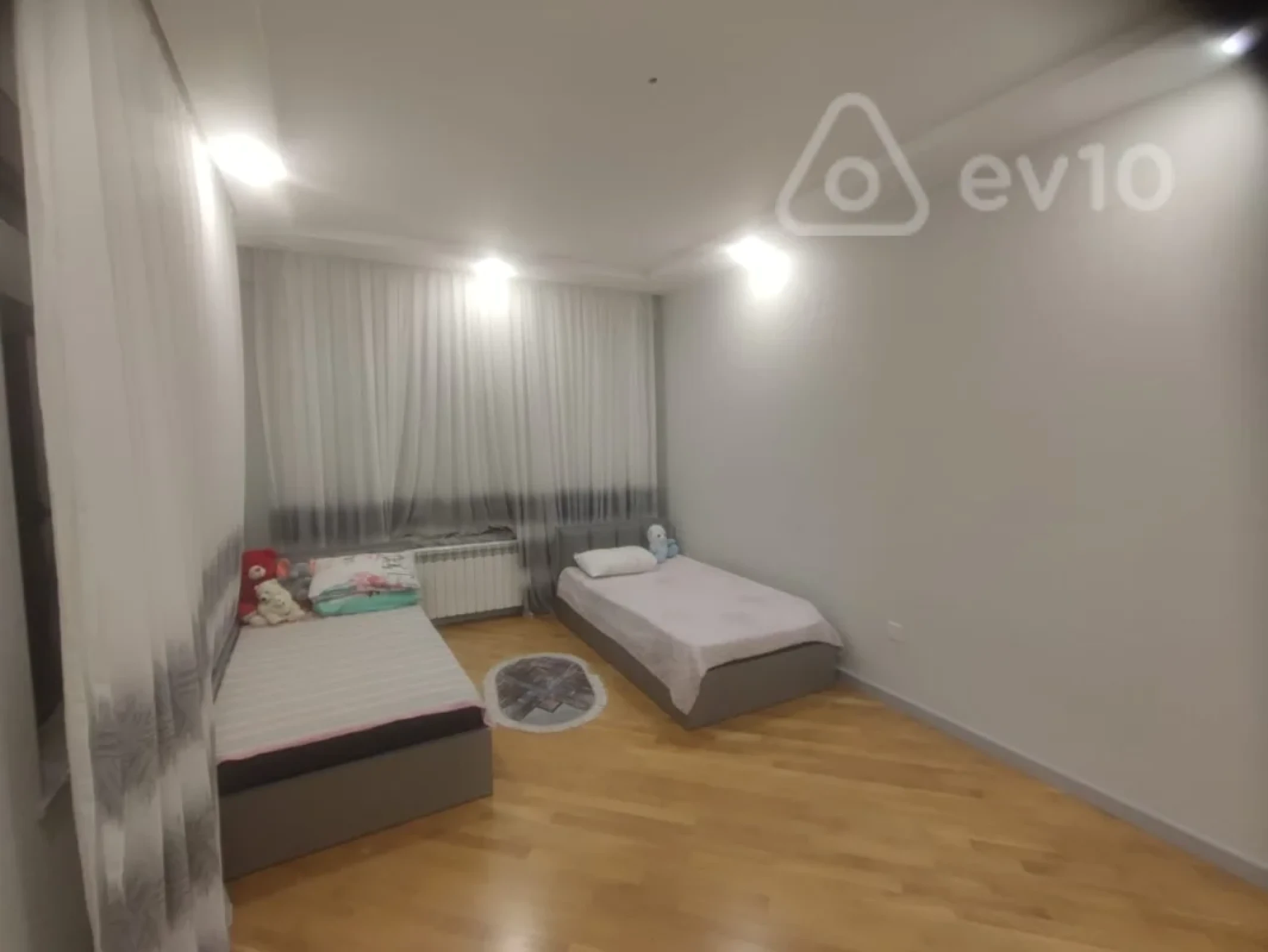 Kirayə verilir 3 otaqlı yeni tikili 141 m²