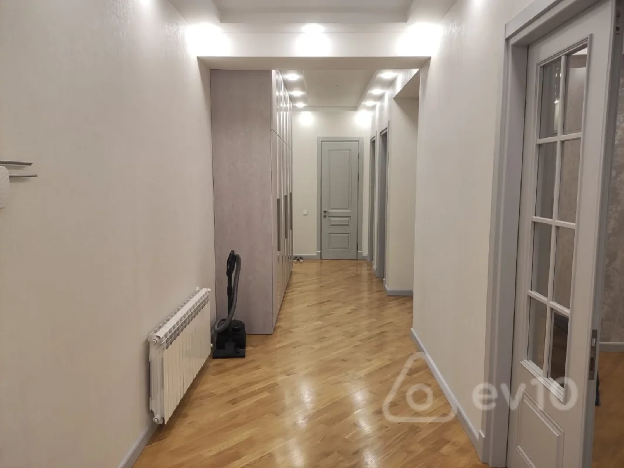 Kirayə verilir 3 otaqlı yeni tikili 141 m²