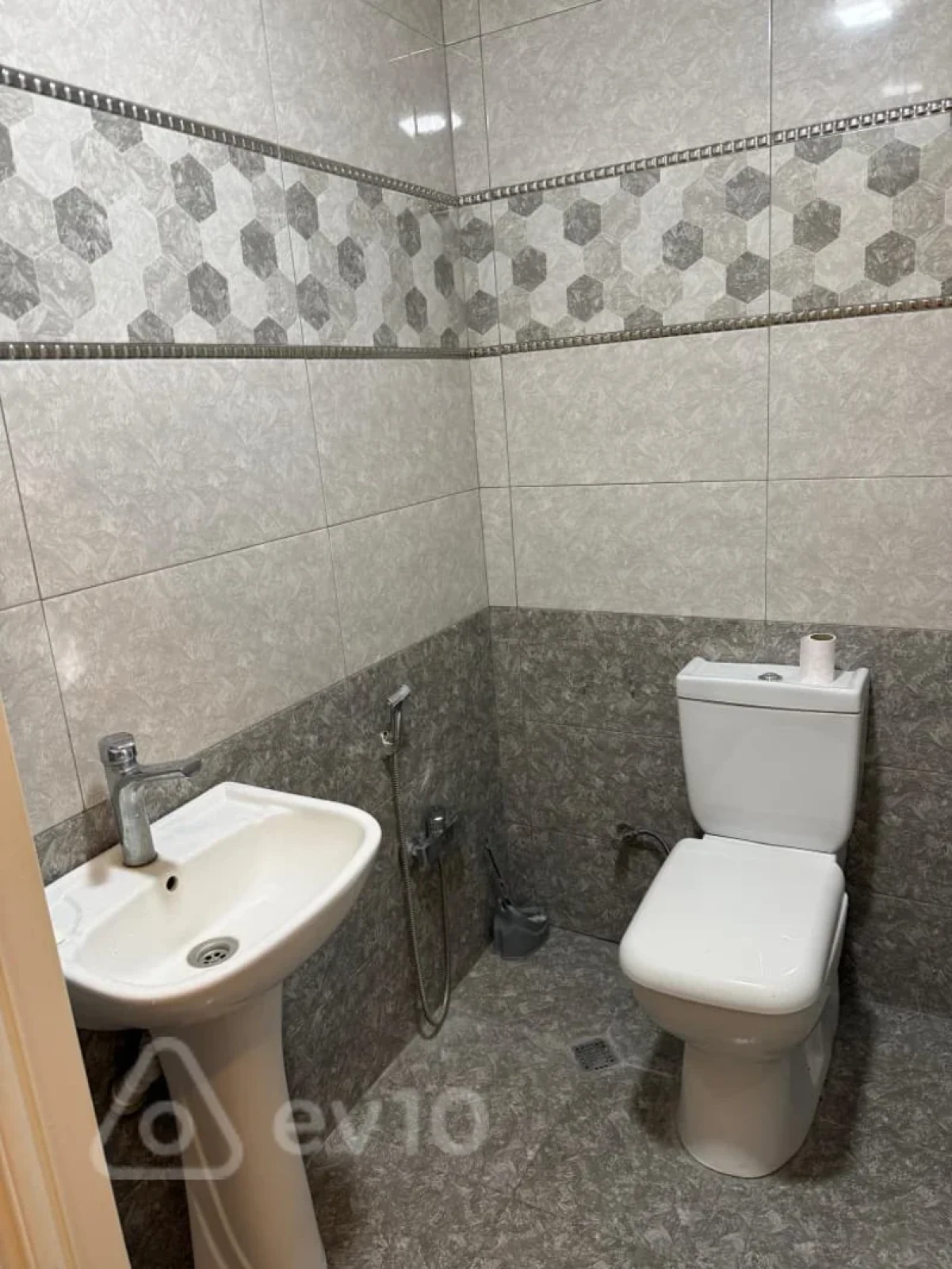 Kirayə verilir 3 otaqlı yeni tikili 90 m²