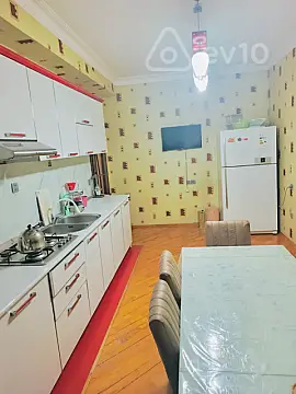 Kirayə verilir 3 otaqlı yeni tikili 140 m²