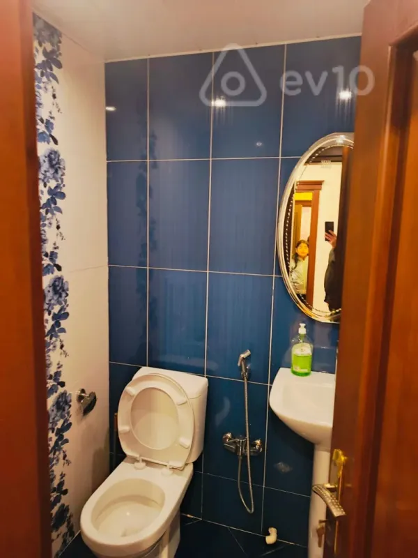 Kirayə verilir 3 otaqlı yeni tikili 140 m²