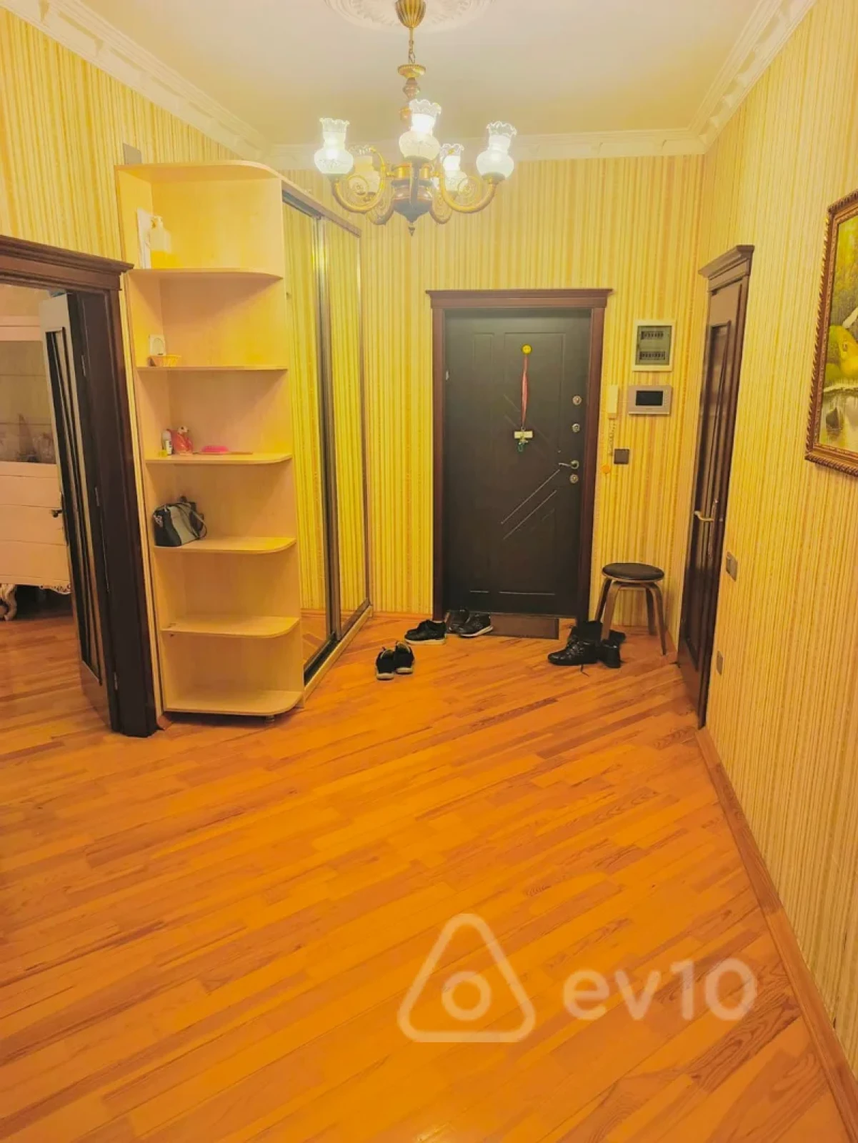 Kirayə verilir 3 otaqlı yeni tikili 140 m²