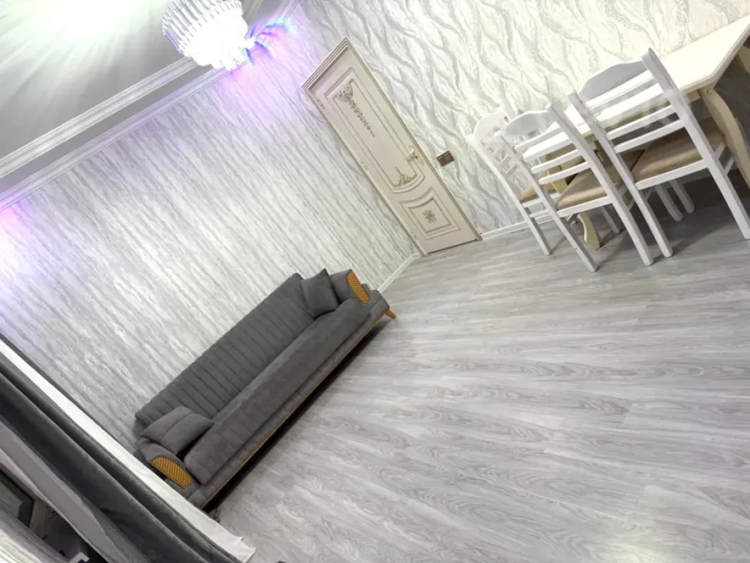 Kirayə verilir 3 otaqlı köhnə tikili 90 m²