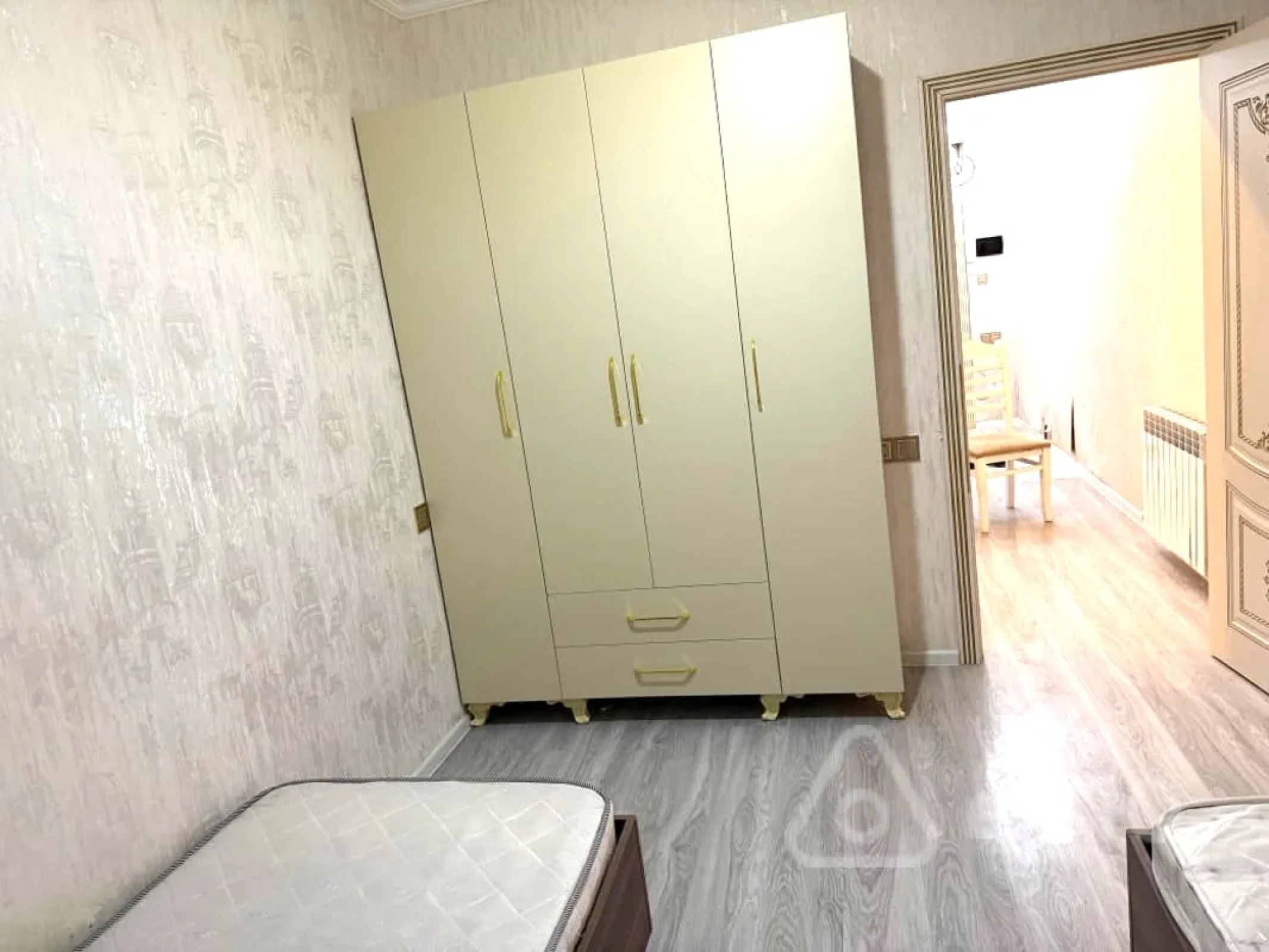 Kirayə verilir 3 otaqlı köhnə tikili 90 m²