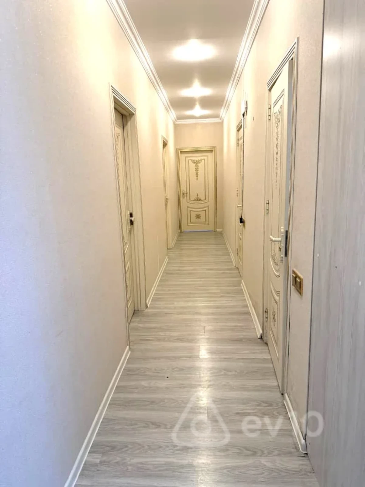 Kirayə verilir 3 otaqlı köhnə tikili 90 m²