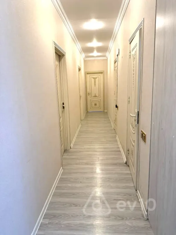 Kirayə verilir 3 otaqlı köhnə tikili 90 m²
