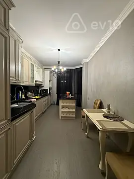 Kirayə verilir 2 otaqlı yeni tikili 95 m²