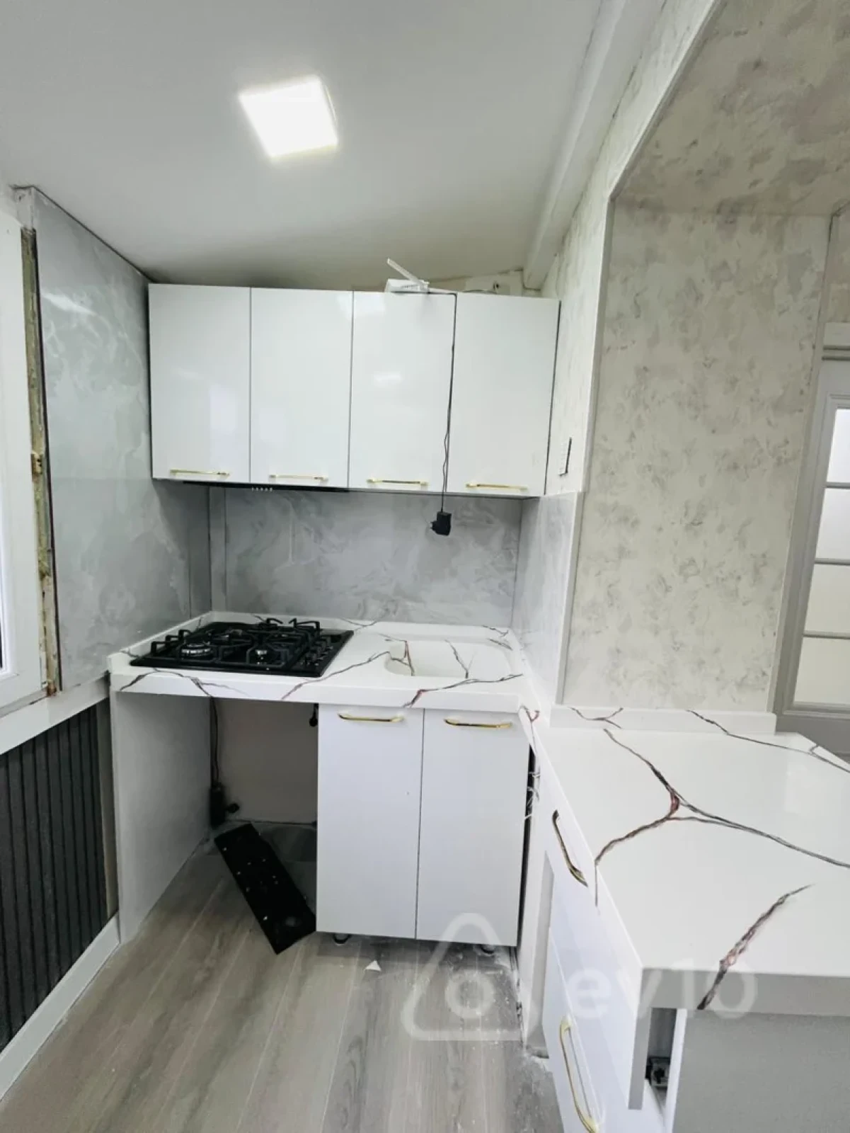 Satılır 2 otaqlı köhnə tikili 35 m²