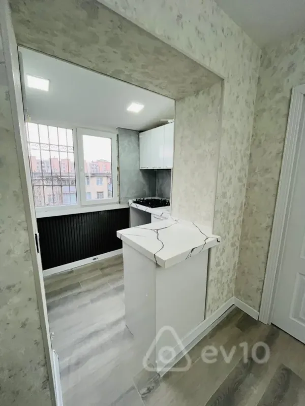 Satılır 2 otaqlı köhnə tikili 35 m²