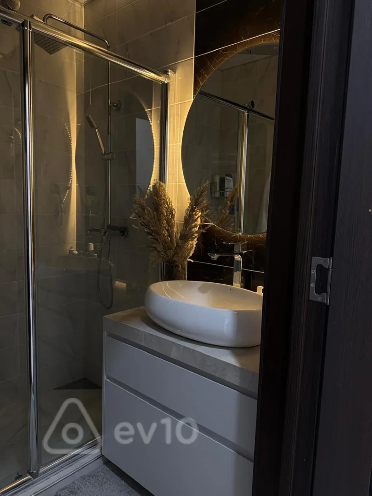 Satılır 3 otaqlı yeni tikili 110 m²