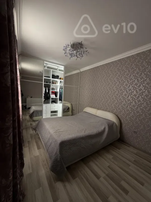 Satılır 3 otaqlı yeni tikili 110 m²