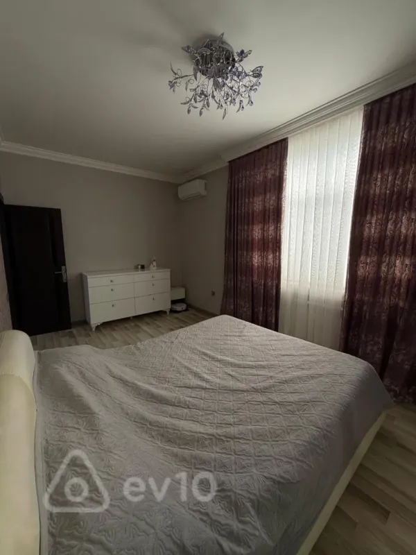 Satılır 3 otaqlı yeni tikili 110 m²