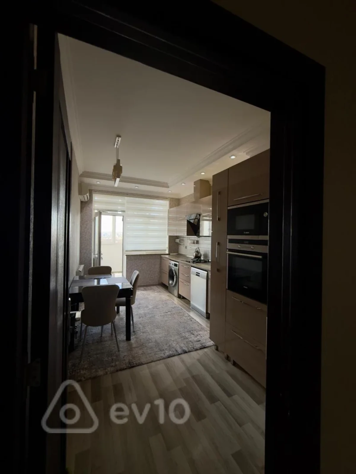 Satılır 3 otaqlı yeni tikili 110 m²